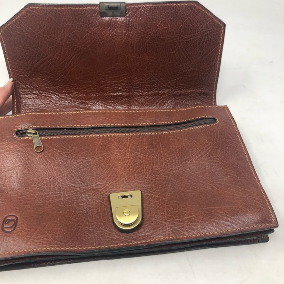 Matias Salva Leather Wristlet - Picture 5 of 9